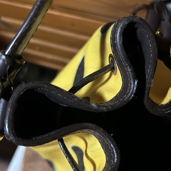 Moschino SpongeBob Bucket Bag SO NEAT!  LAST MARK DOWN - Picture 7 of 11